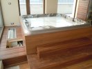 Cameo řada 880 (barva skořepiny Copper Sand), sauna Lounge Q a solární louka - realizace.